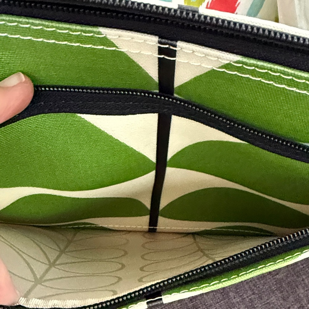 Orla Kiely Green Leaf Crossbody Bag - Picture 6 of 11